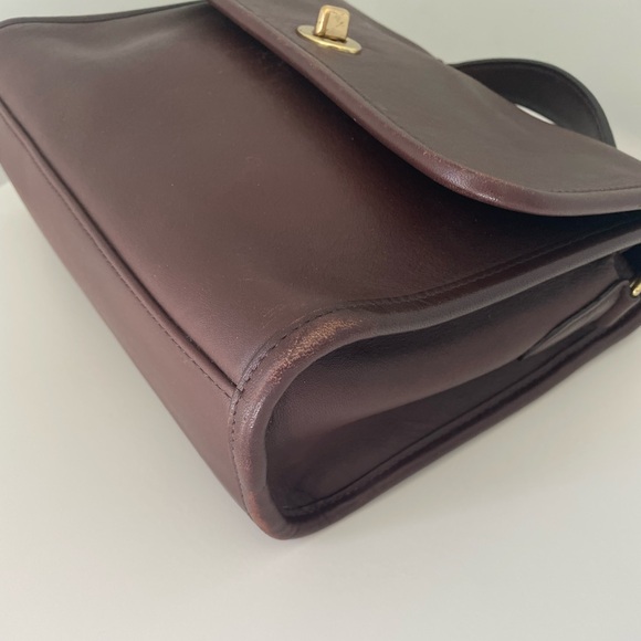 Vintage Coach Court Crossbody | 9870 - Brown Leather - Picture 8 of 16